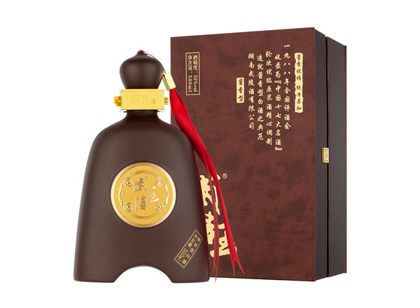 二手武陵酒回收武陵王武王礼盒装白酒行情价格