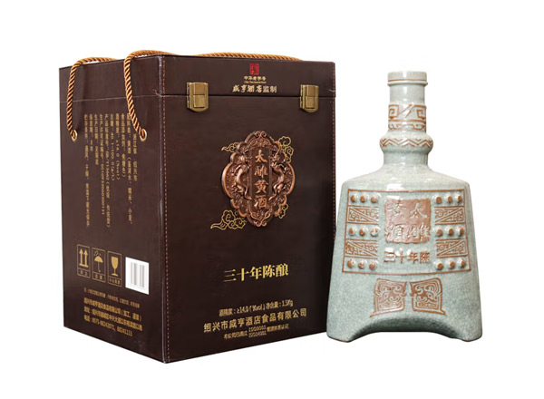 二手咸亨酒店太雕黄酒回收太雕三十年陈酿绍兴黄酒1.5kg礼盒装